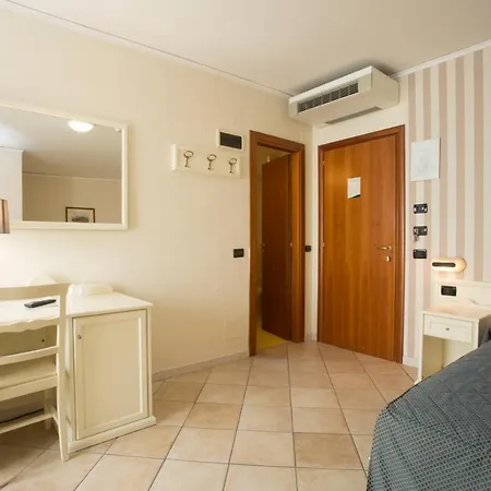 Serena Кастелламмаре-ди-Стабия