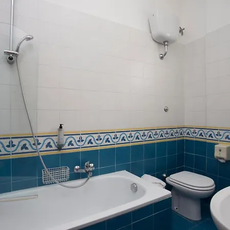 Отель Serena Кастелламмаре-ди-Стабия