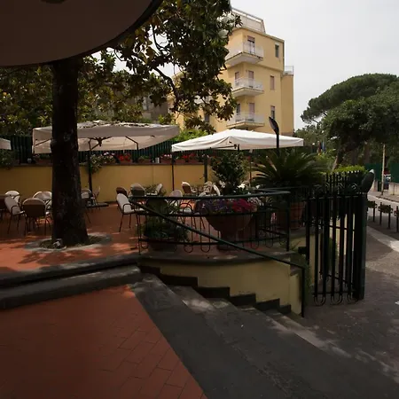 Hotel Serena