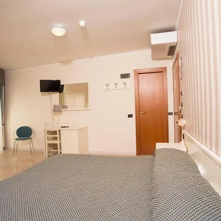 Serena Hotel 4*