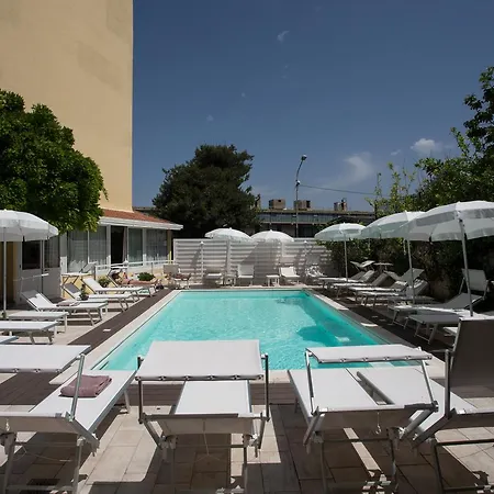 Serena 4*