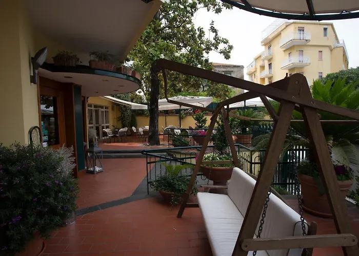 Serena Hotel 4*