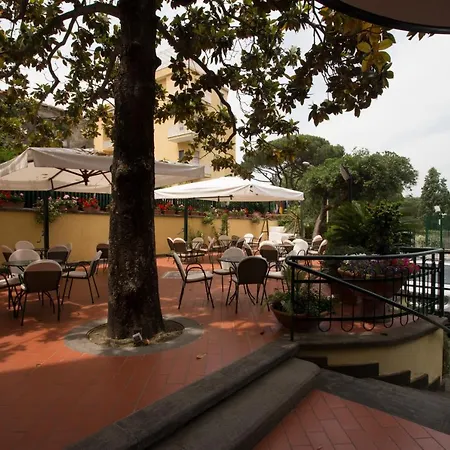 Serena Hotel